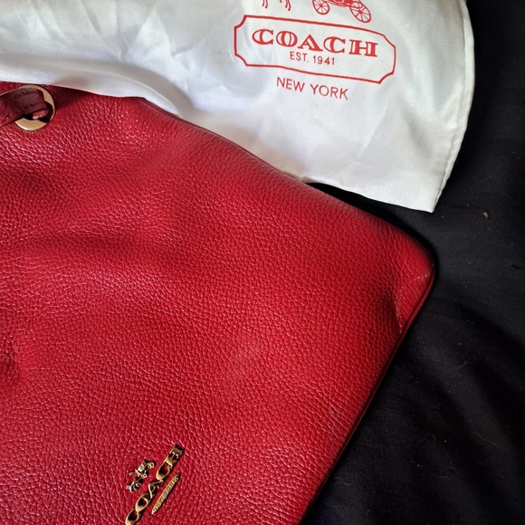 DELICIOUS Red Coach - unique and FABULOUS! Gold Chain strap - Picture 5 of 7